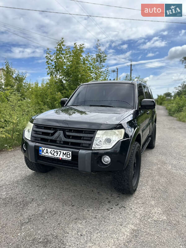 Mitsubishi Pajero (2007)