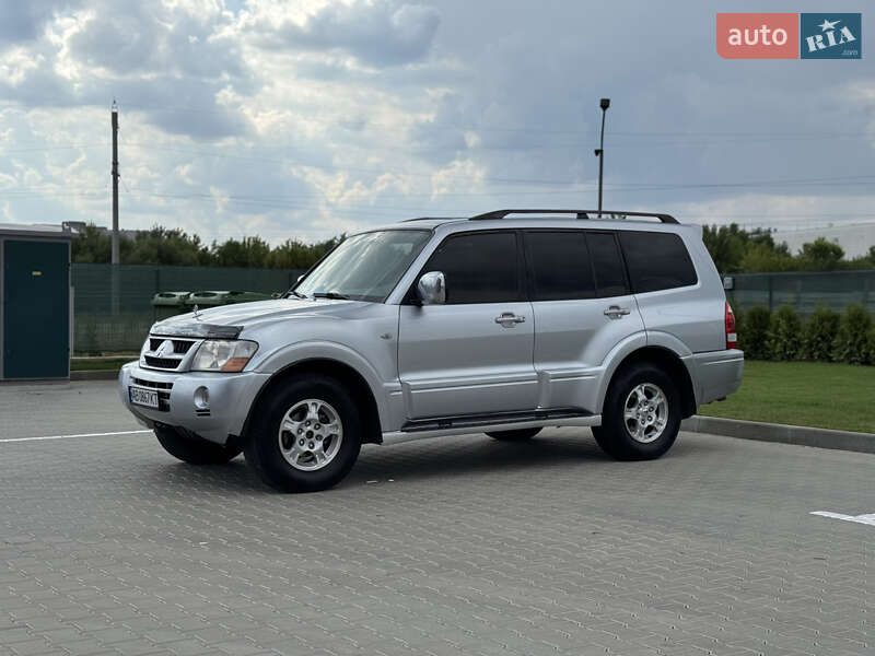 Mitsubishi Pajero (2005)