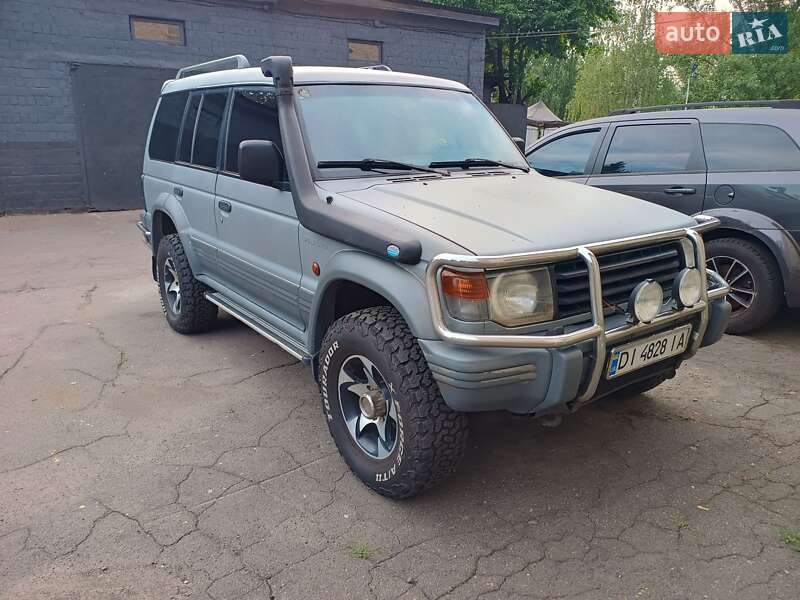 Mitsubishi Pajero (1996)