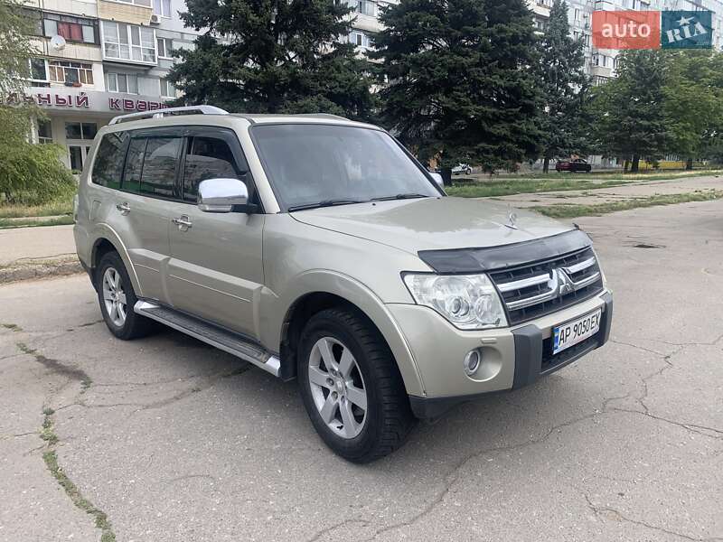 Mitsubishi Pajero (2008)