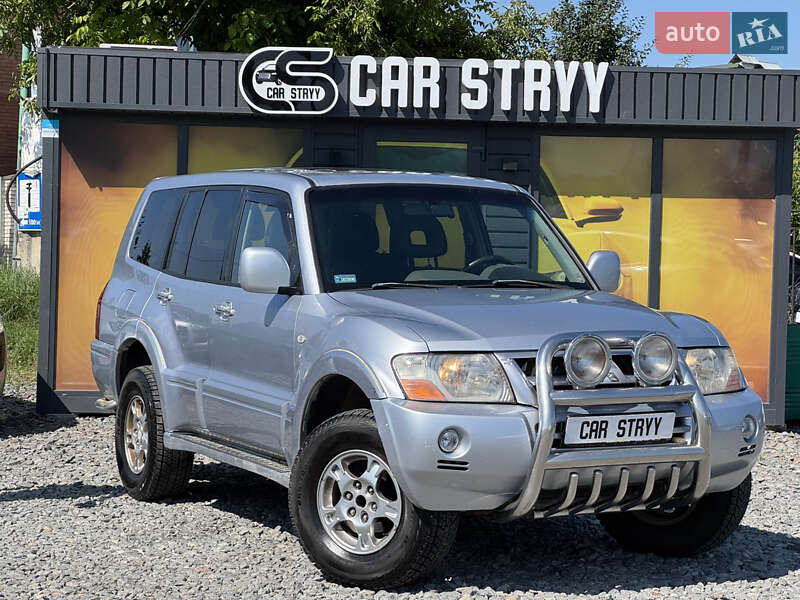 Mitsubishi Pajero (2004)