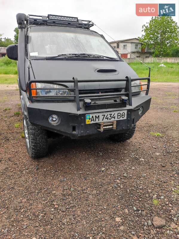 Mitsubishi Space gear (1995)