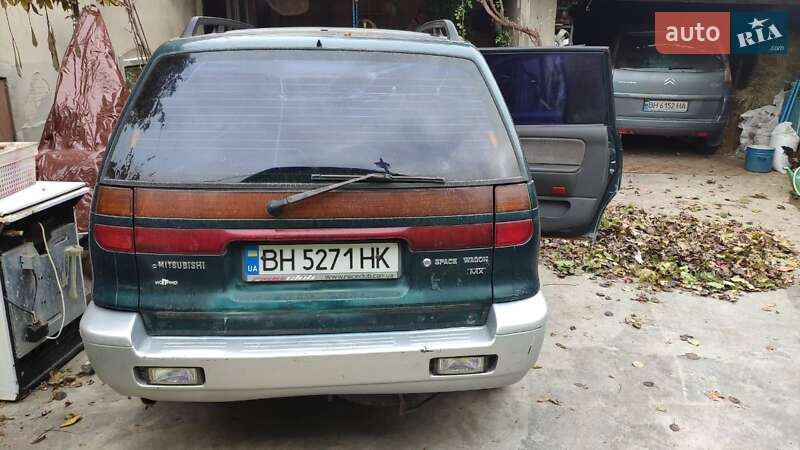 Mitsubishi Space wagon (1996)