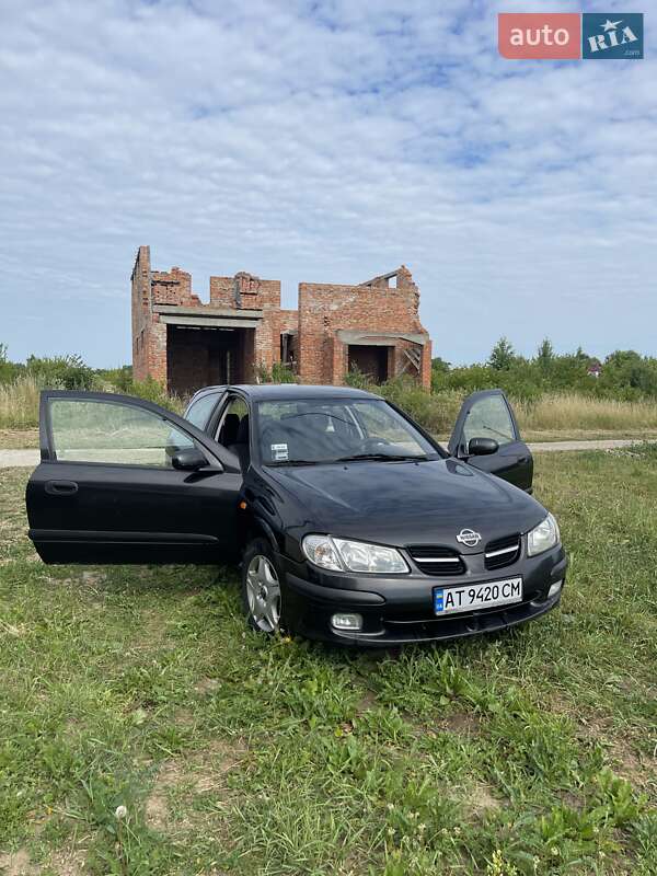 Nissan Almera (2001)