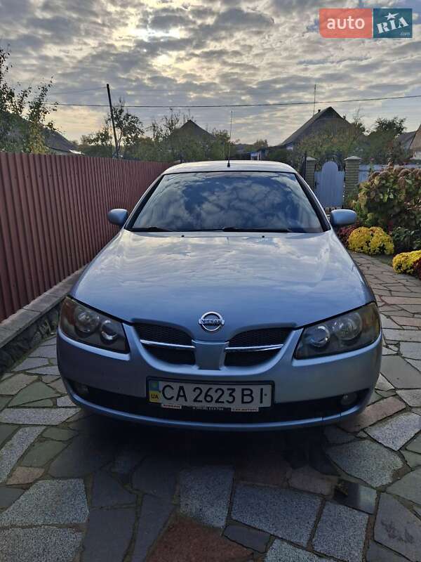 Nissan Almera (2005)