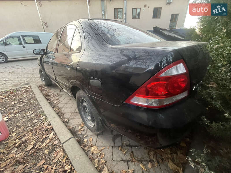 Nissan Almera (2010)