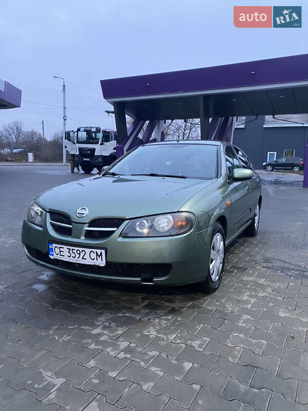 Nissan Almera (2004)