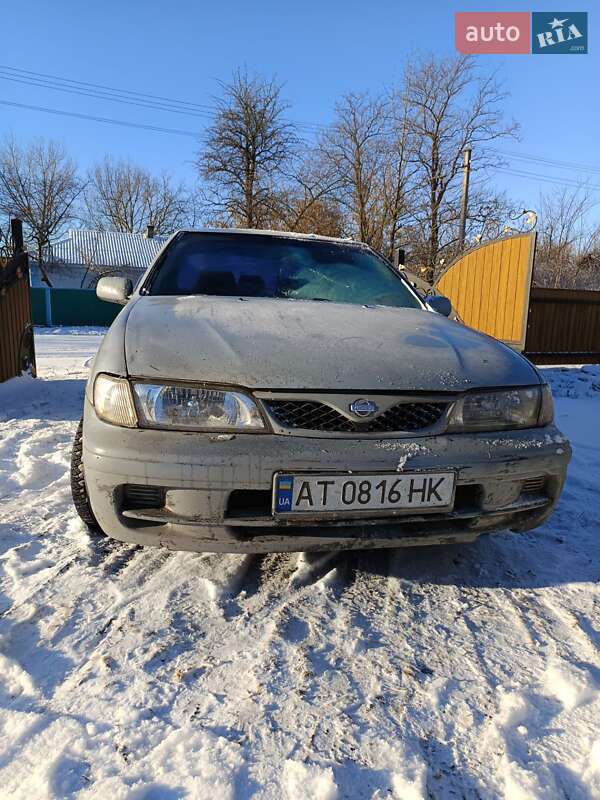 Nissan Almera (1999)