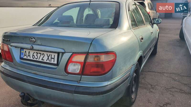 Nissan Almera (2001)