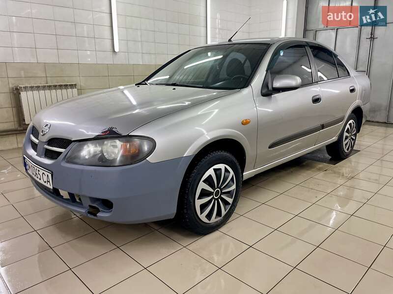 Nissan Almera (2005)