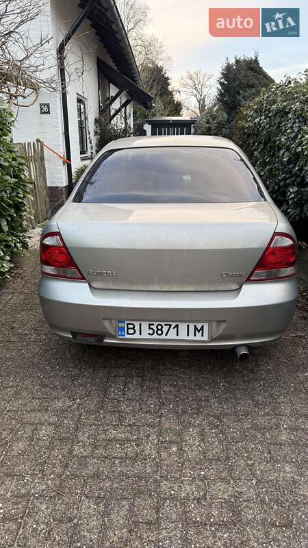 Nissan Almera (2008)