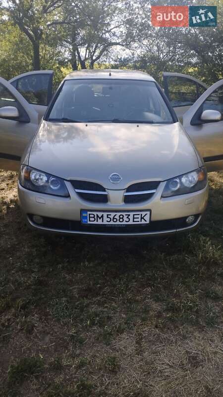 Nissan Almera (2005)