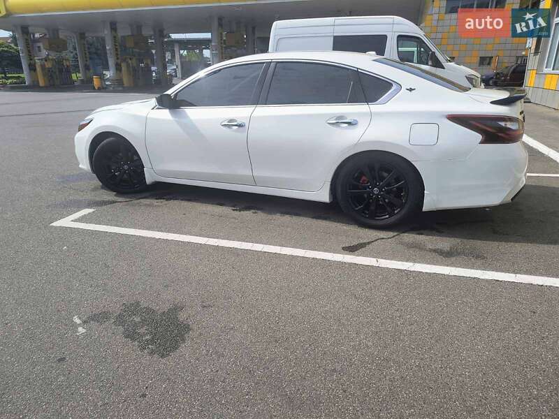 Nissan Altima (2018)