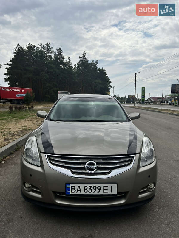 Nissan Altima (2011)