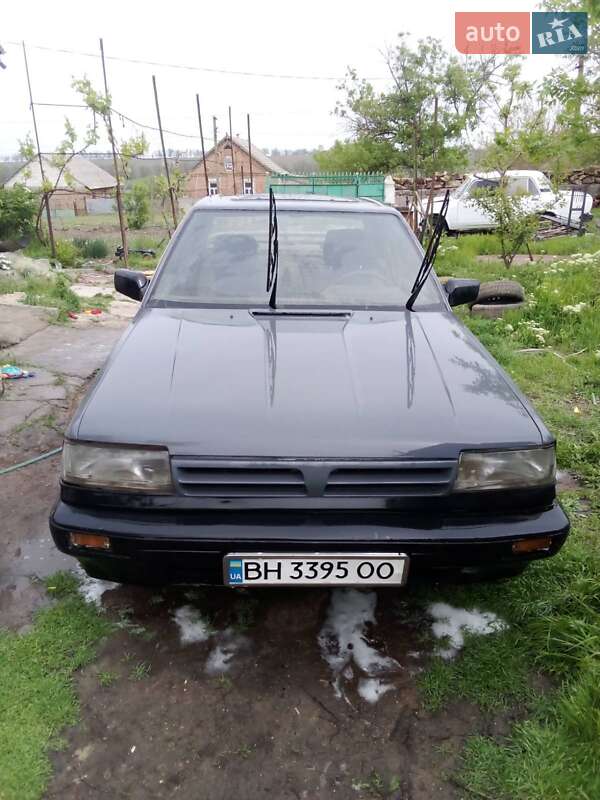Nissan Bluebird (1990)