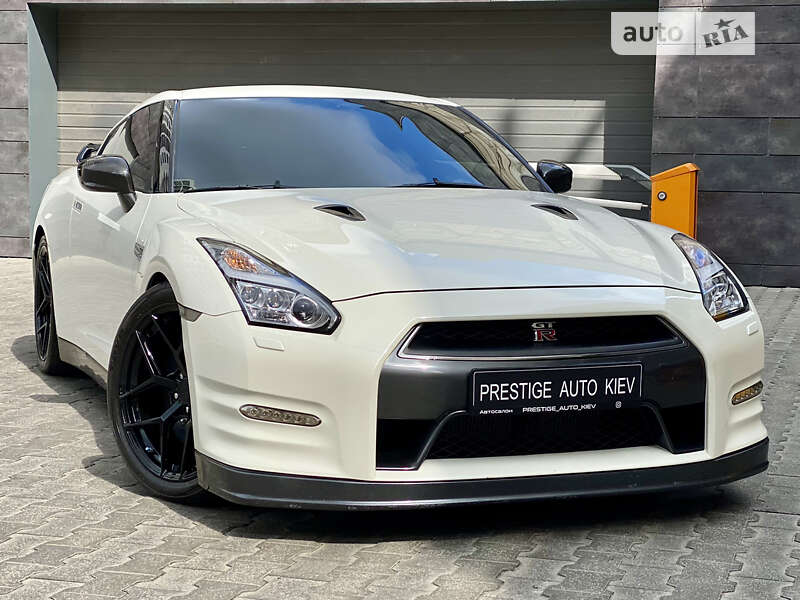 Nissan Gt-r (2013)