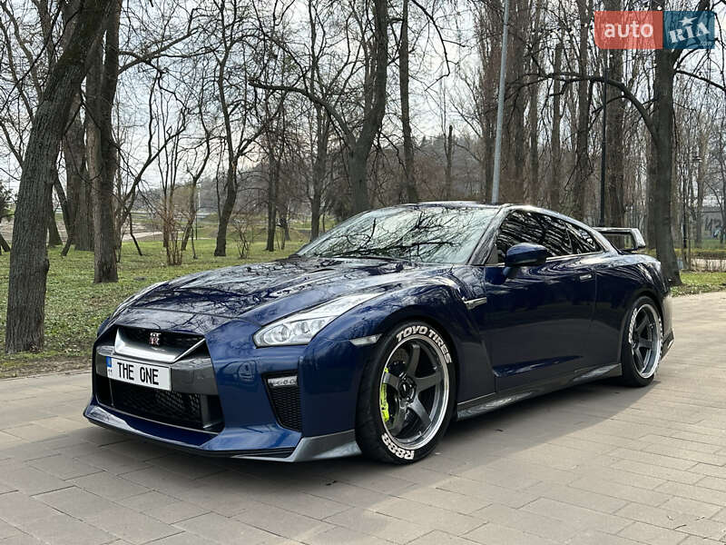 Nissan Gt-r (2016)