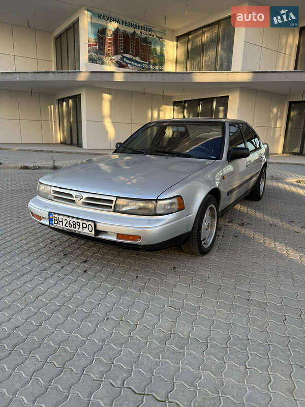 Nissan Maxima (1992)
