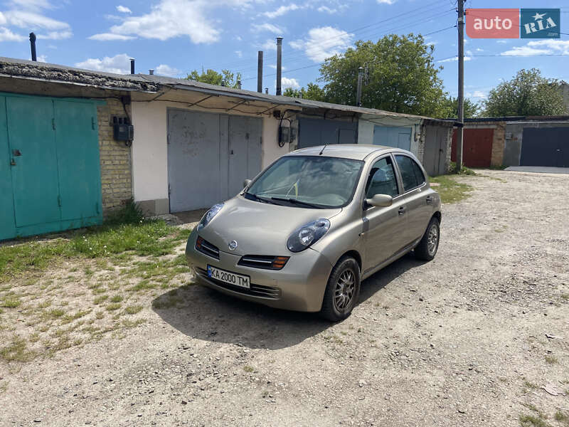 Nissan Micra (2004)