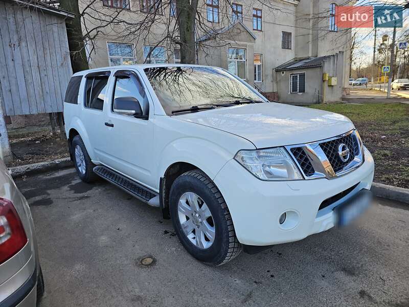 Nissan Pathfinder (2011)