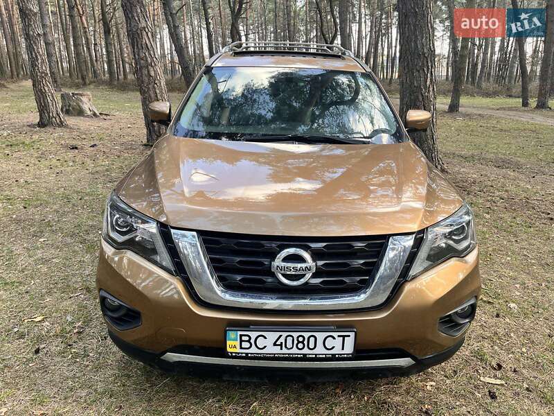 Nissan Pathfinder (2016)