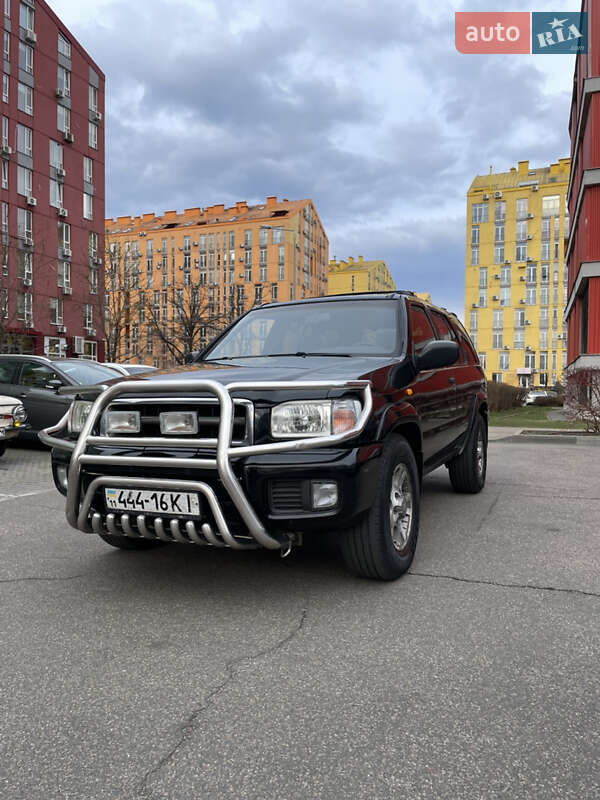Nissan Pathfinder (2000)