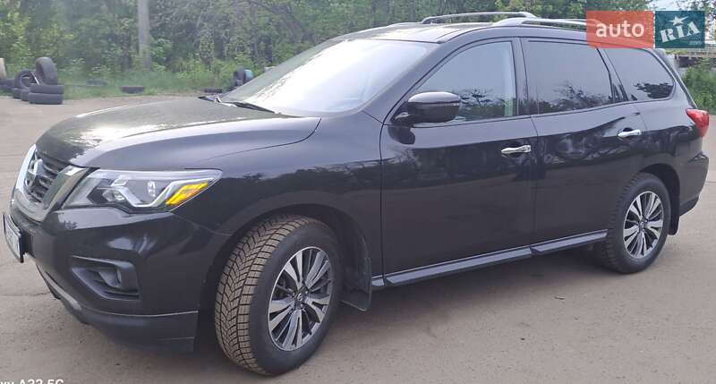 Nissan Pathfinder (2016)