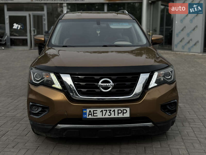 Nissan Pathfinder (2016)