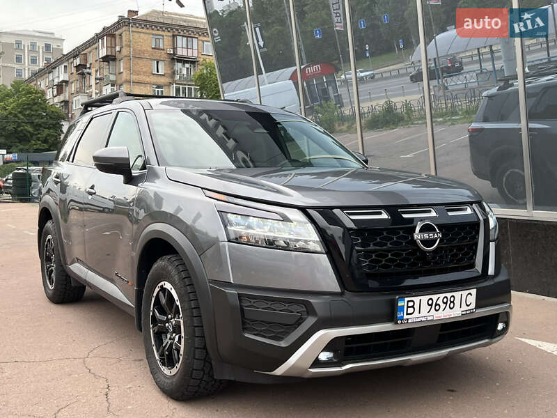 Nissan Pathfinder (2023)