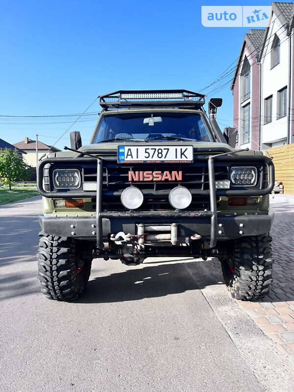 Nissan Patrol (1985)