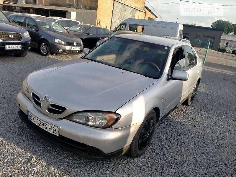 Nissan Primera (2000)