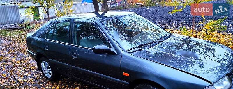 Nissan Primera (1990)