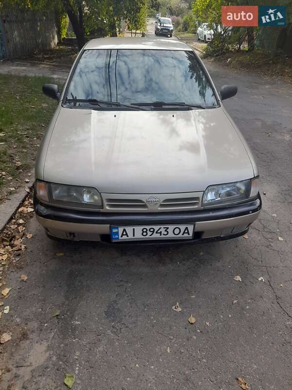 Nissan Primera (1992)