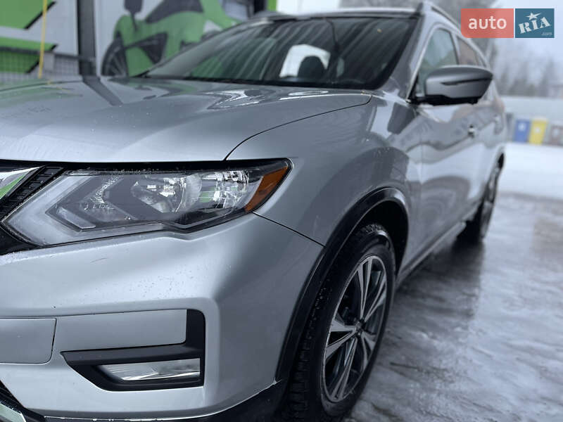 Nissan Rogue (2017)