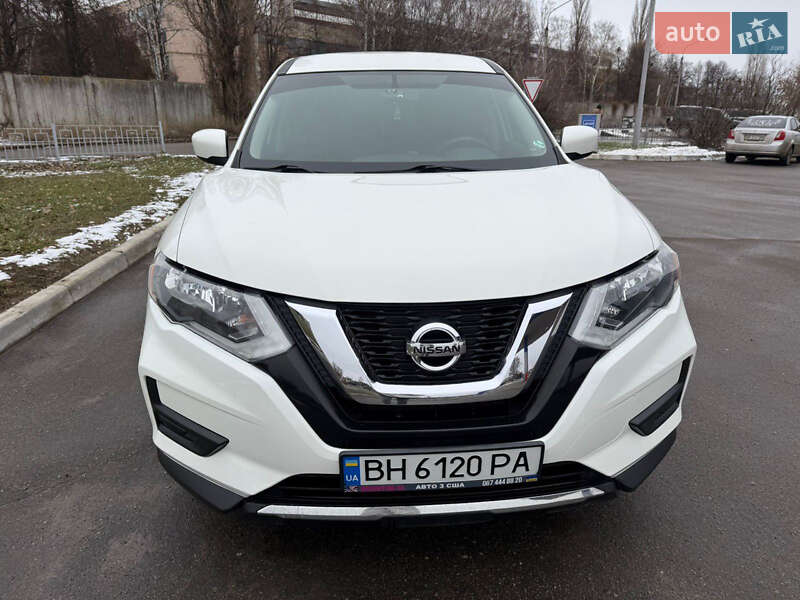 Nissan Rogue (2016)