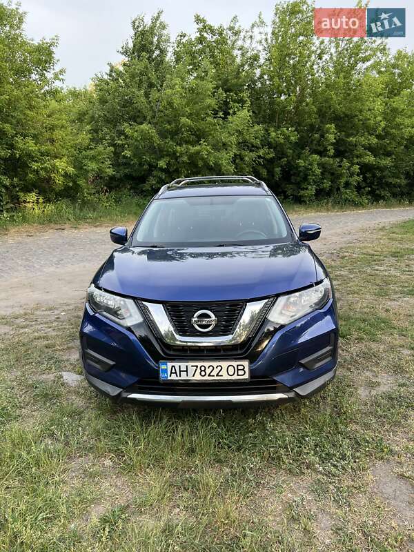 Nissan Rogue (2017)