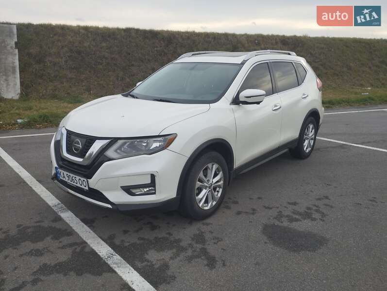 Nissan Rogue (2017)