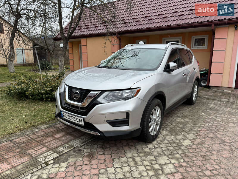 Nissan Rogue (2017)