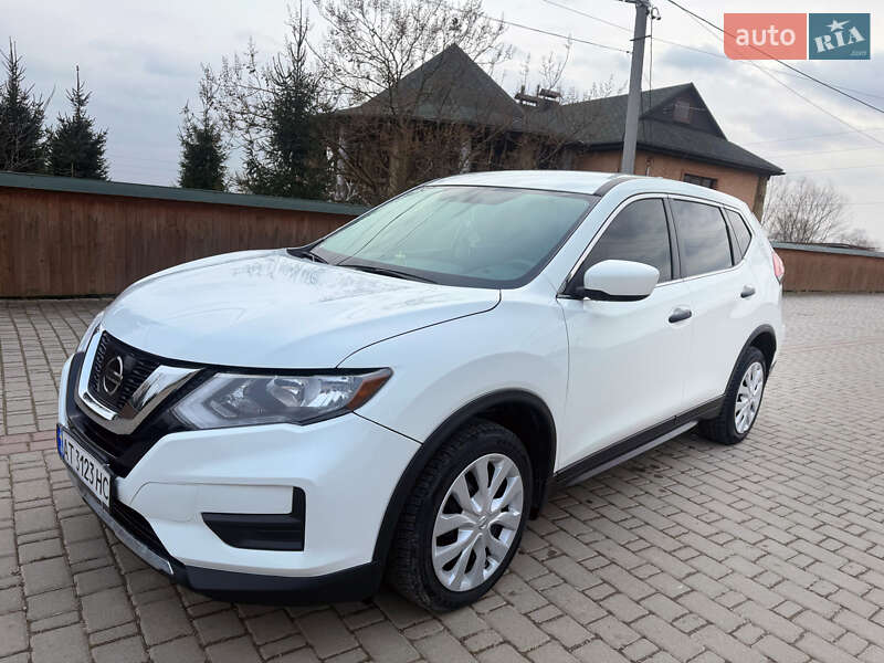 Nissan Rogue (2017)