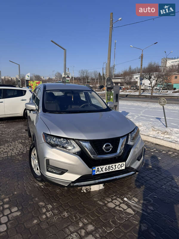 Nissan Rogue (2016)