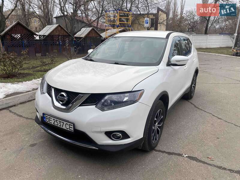 Nissan Rogue (2016)