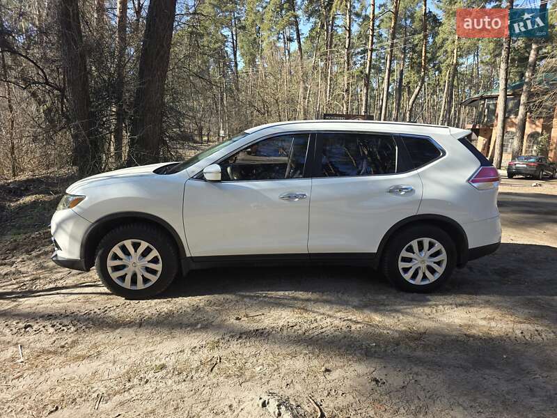 Nissan Rogue (2015)