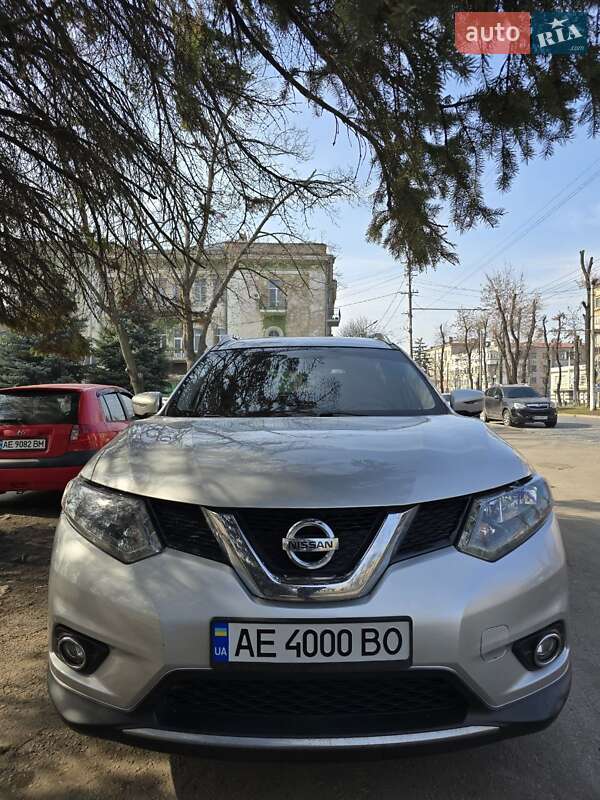 Nissan Rogue (2016)