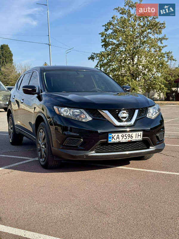 Nissan Rogue (2015)