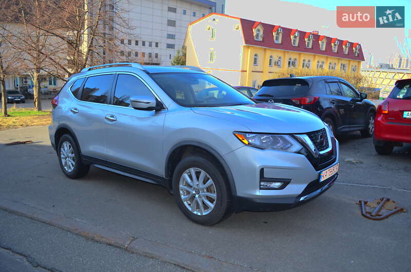 Nissan Rogue (2020)