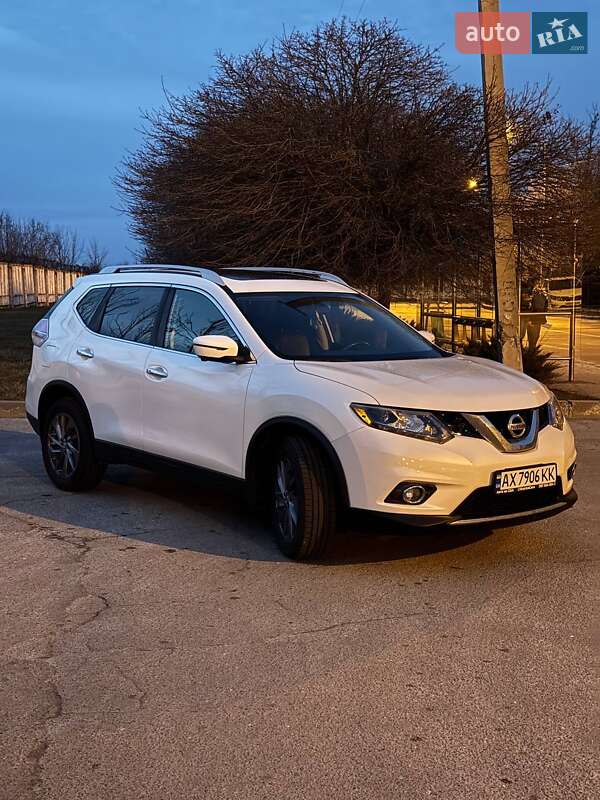 Nissan Rogue (2015)