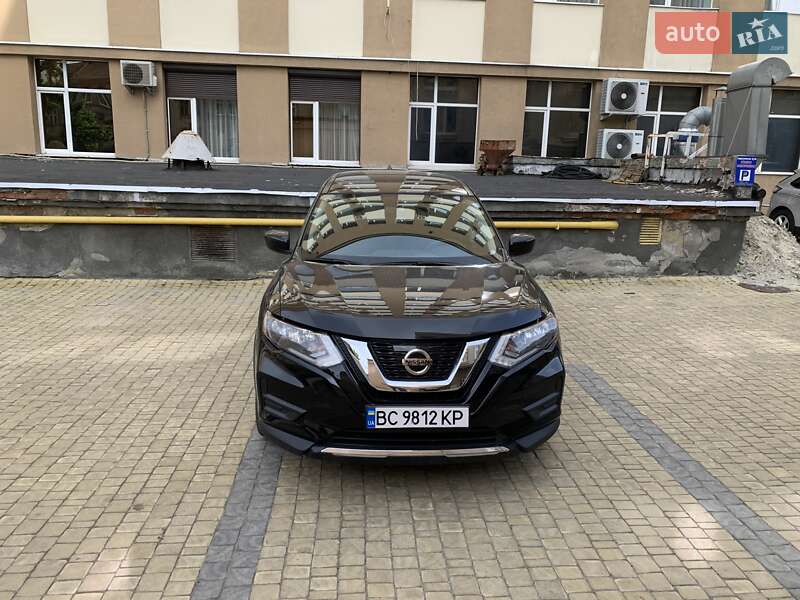 Nissan Rogue (2017)