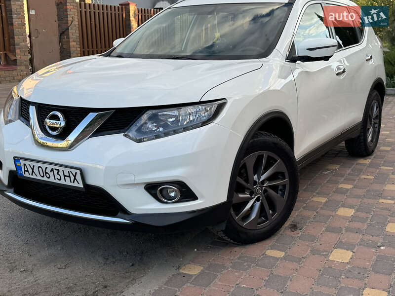 Nissan Rogue (2016)