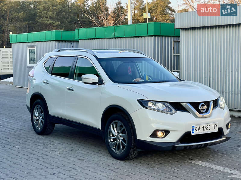 Nissan Rogue (2015)