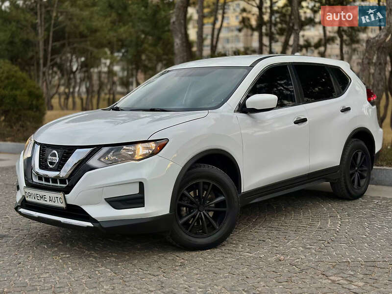 Nissan Rogue (2017)